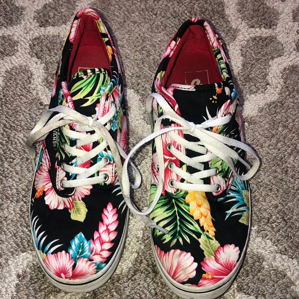 Floral vans🌼